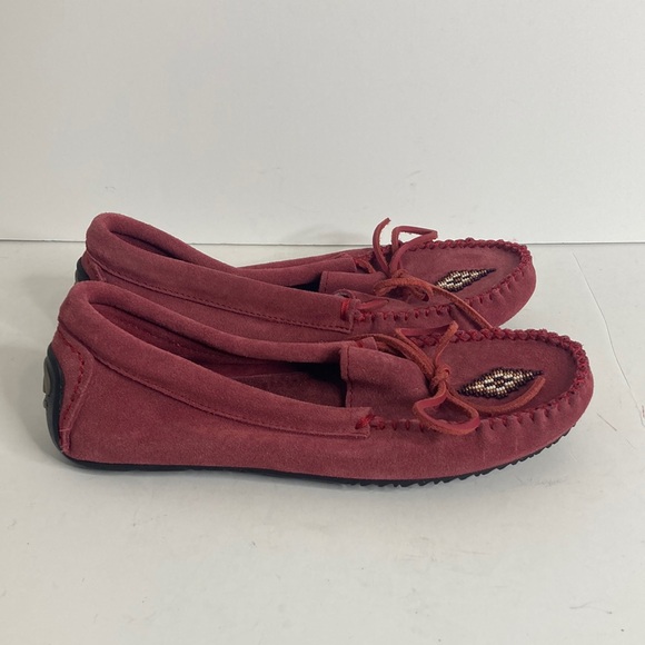 Manitobah Moccasins Womens 7 Pink Red Suede Slip On Loafers Aboriginal Beaded - Picture 1 of 13